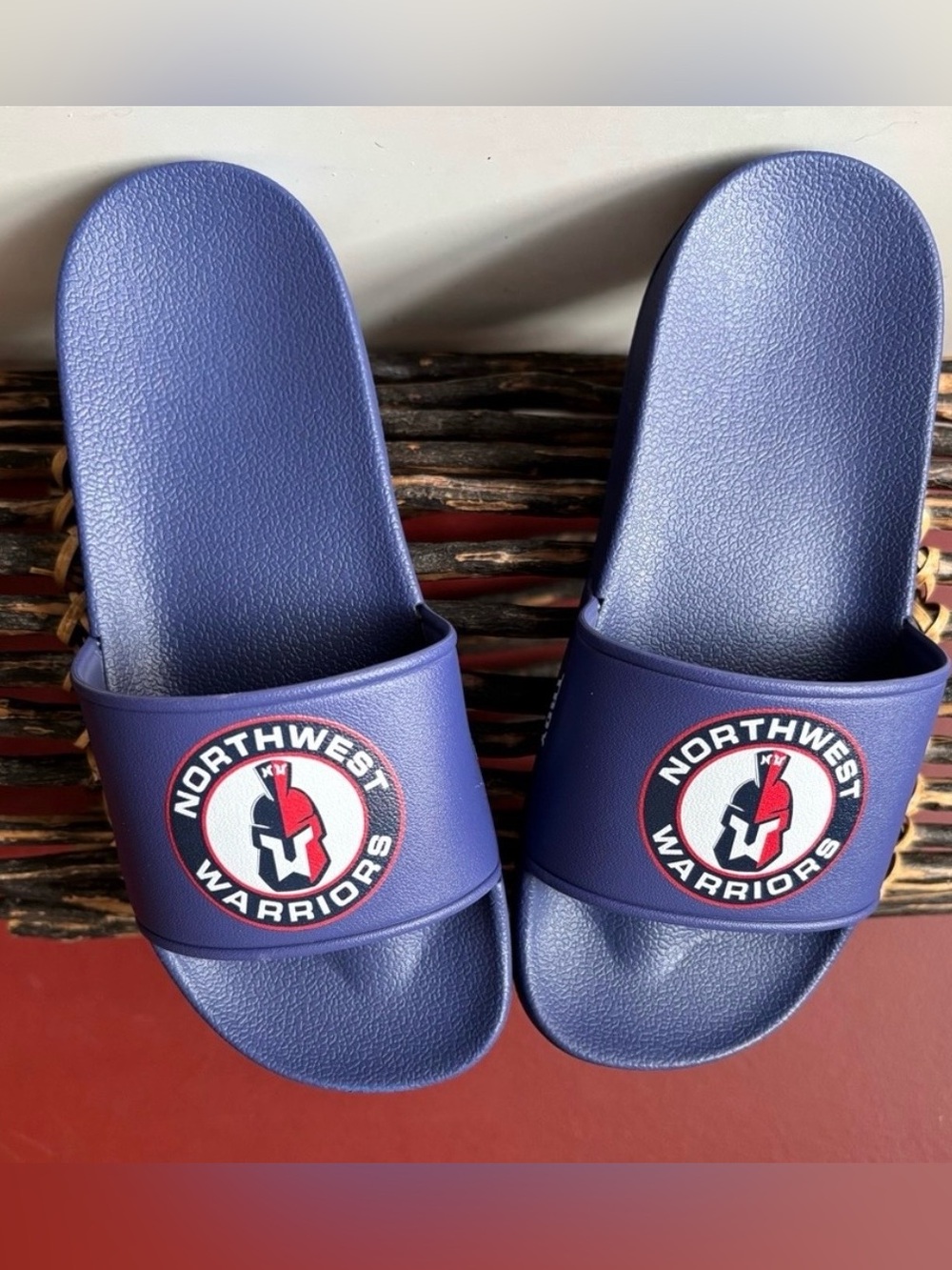 Kids NORTH WEST WARRIORS Sliders Euro 32 Cdn Size 1 Age 5|6